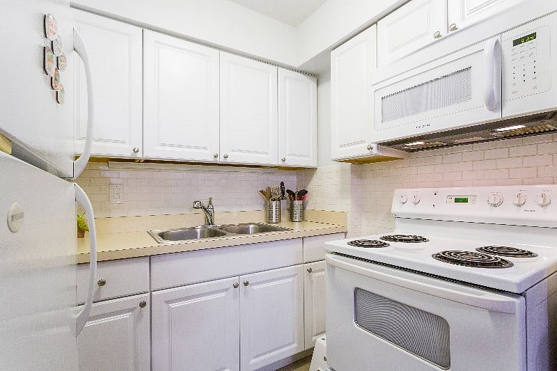 Furnished Finder property 451883_8 photo 14
