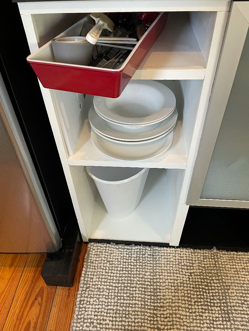 Kitchette - more dishes and utensils.