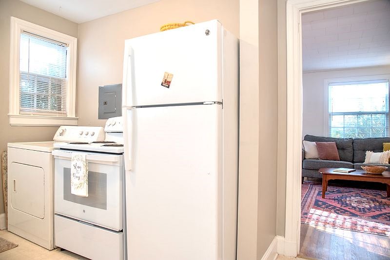 Furnished Finder property 451976_1 photo 8