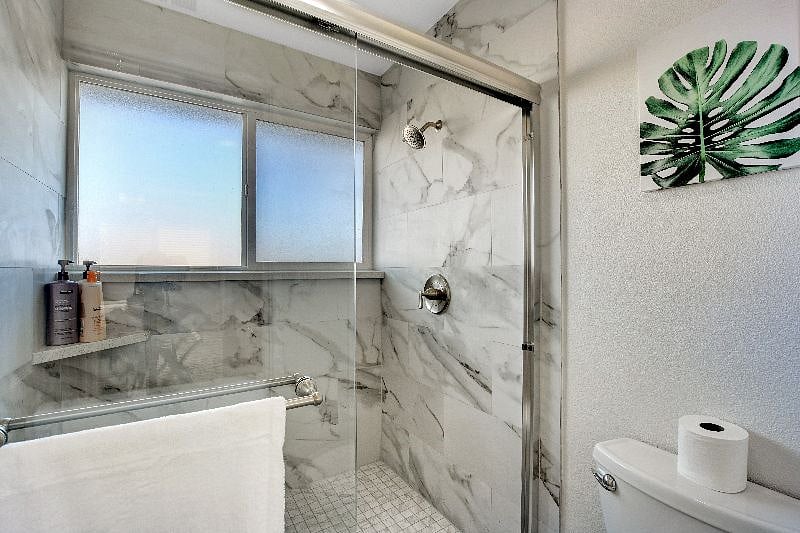 Modern and comfortable