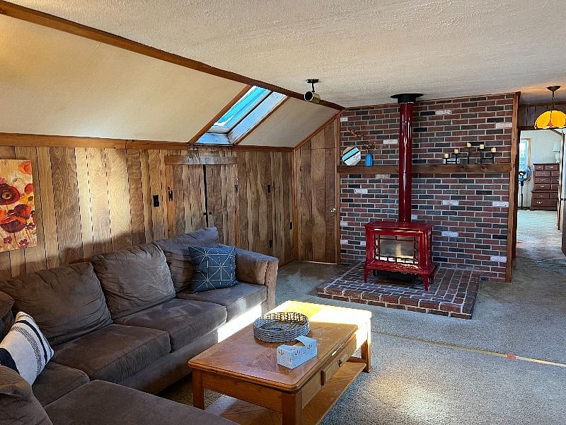 Upstairs entertainment area