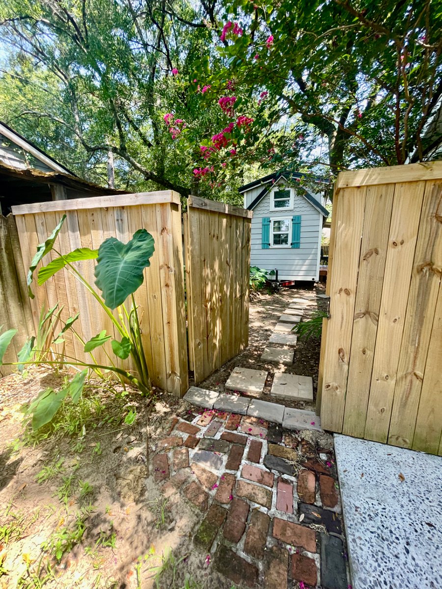 Secure and private entrance 