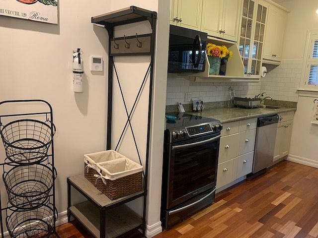 Furnished Finder property 452111_1 photo 15