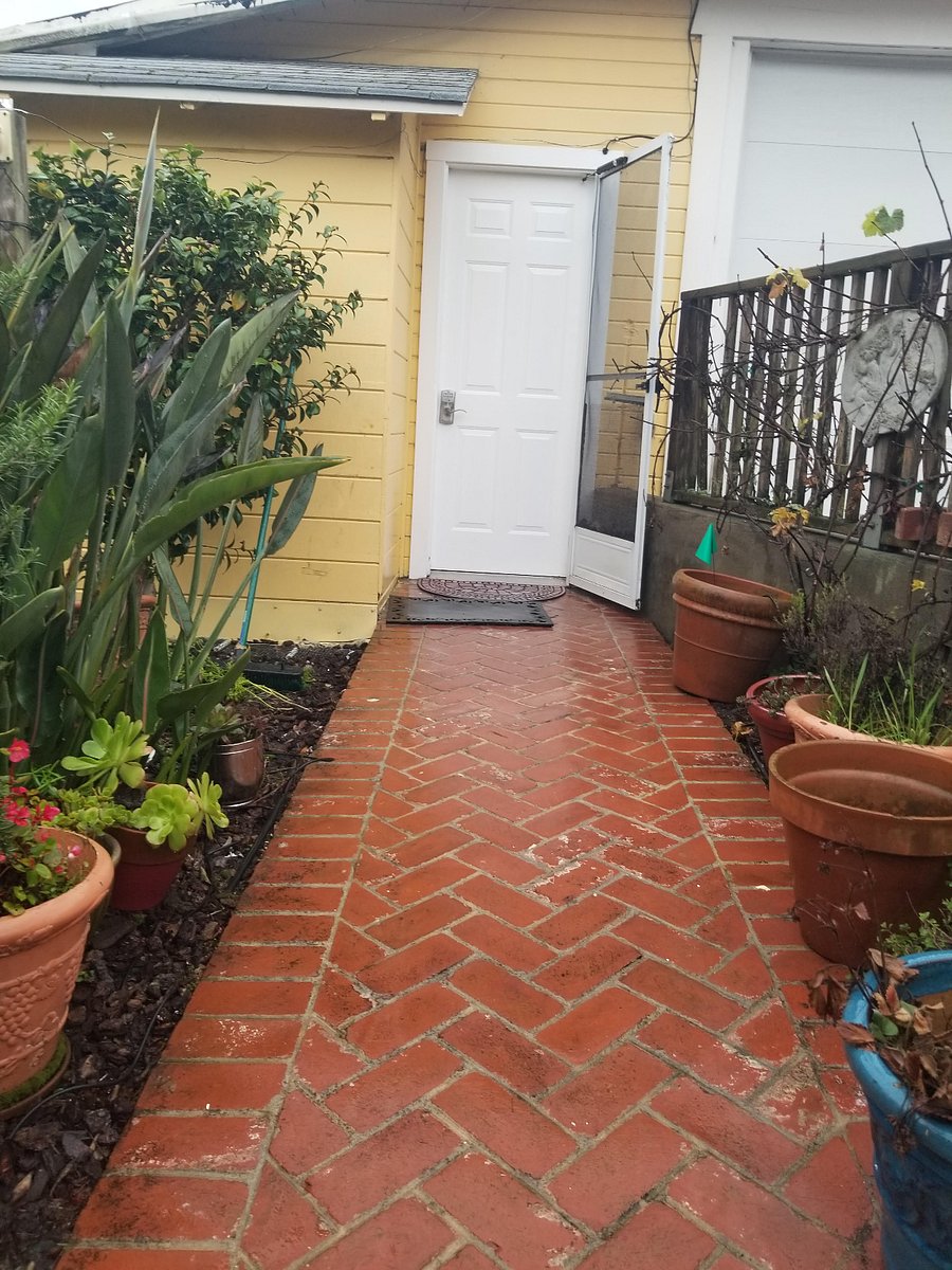 Furnished Finder property 452135_2 photo 7