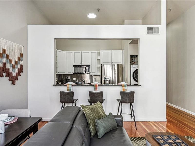 Furnished Finder property 452138_1 photo 8
