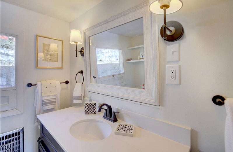 Updated bathroom with stylish updates!