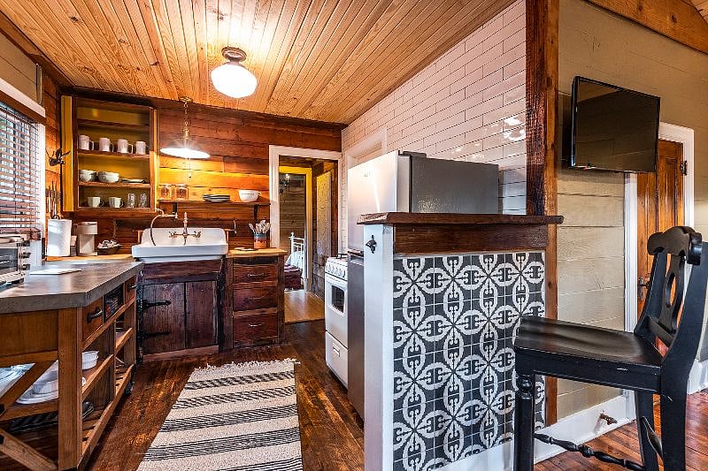 Furnished Finder property 452149_1 photo 12