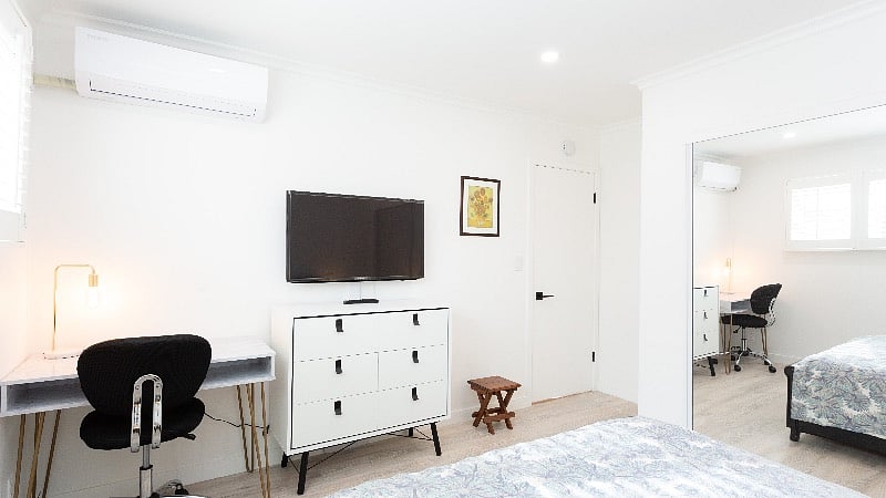 Guest bedroom 1