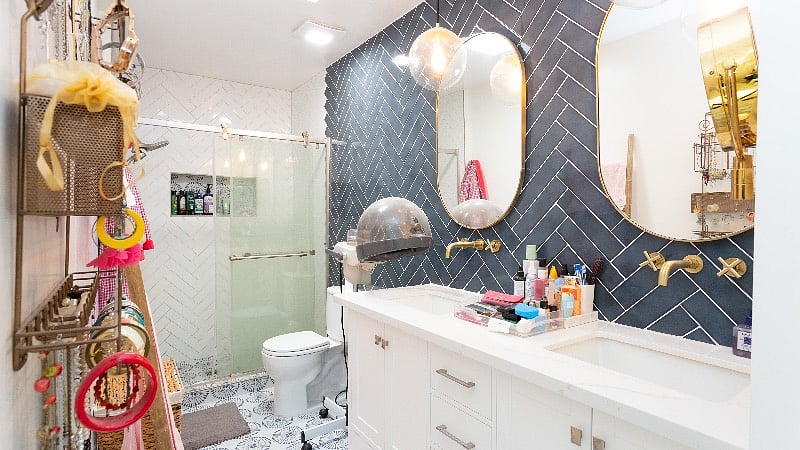 Master bathroom (personal item will be removed prior to delivery)