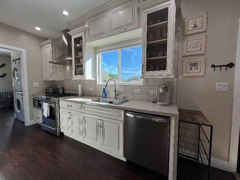 Furnished Finder property 452302_1 photo 3