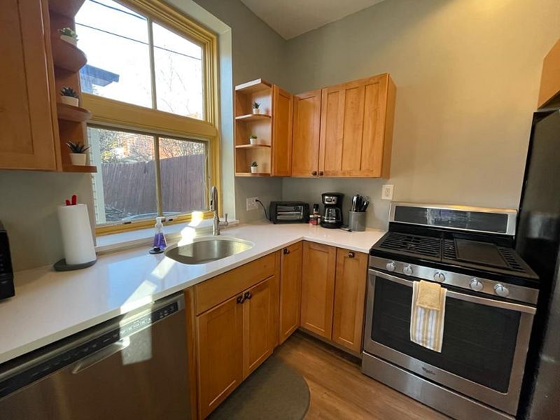 Furnished Finder property 452325_1 photo 9