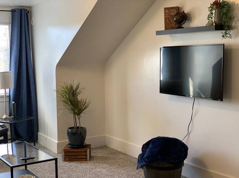 Furnished Finder property 452335_1 photo 2