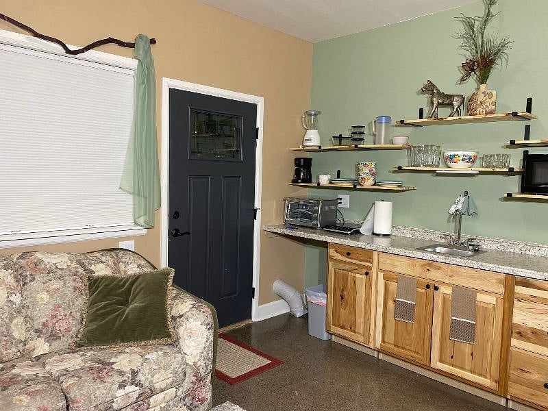 Furnished Finder property 452372_1 photo 4