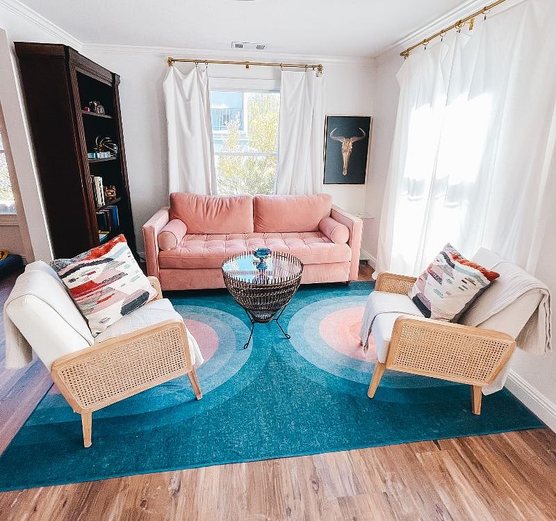 Living room with queen size sleeper sofa 