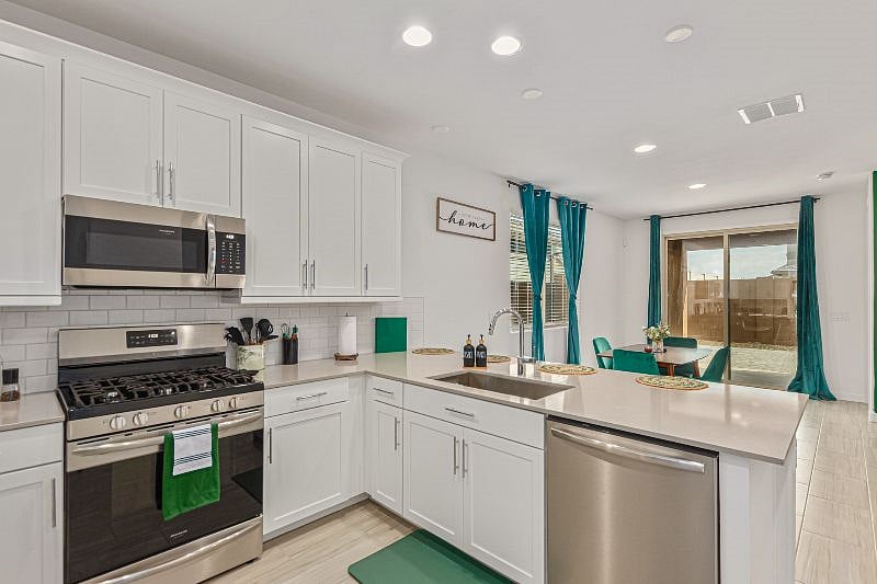 Furnished Finder property 452456_1 photo 6