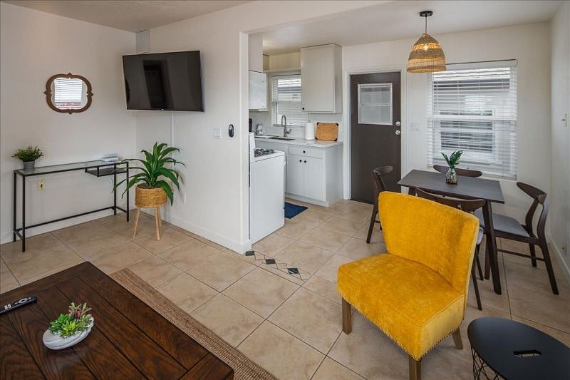 Furnished Finder property 452542_1 photo 4