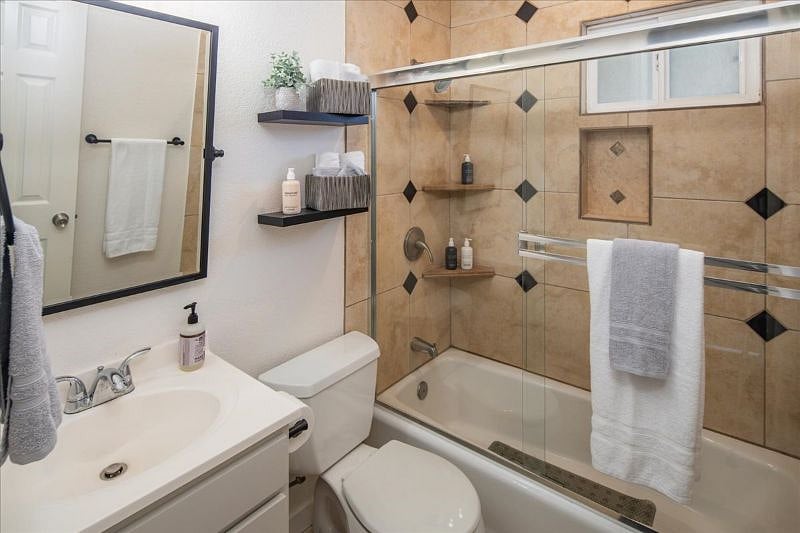Furnished Finder property 452542_1 photo 16