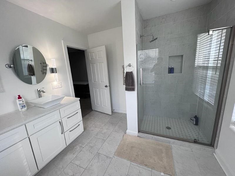 Furnished Finder property 452807_1 photo 11