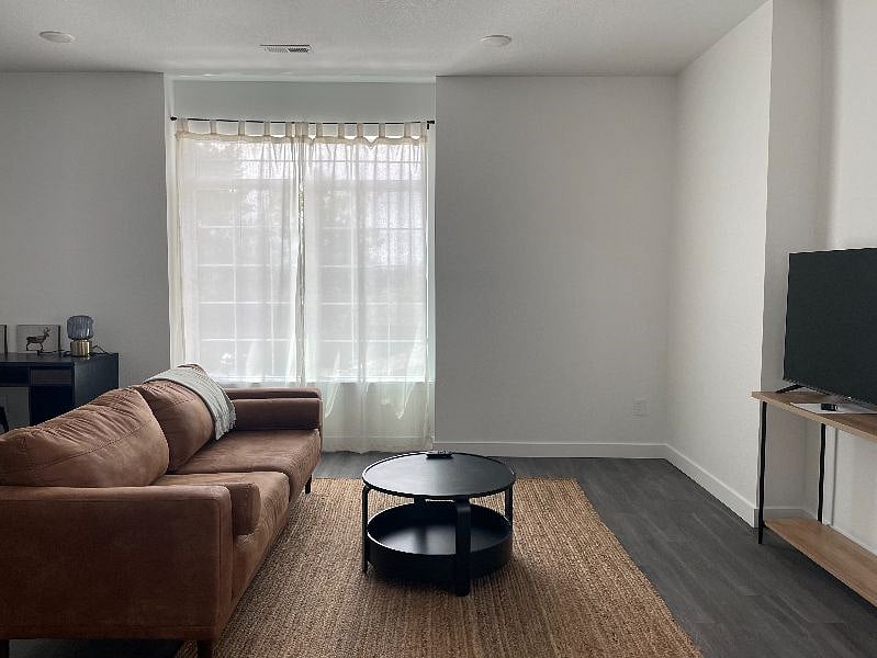 Furnished Finder property 452820_1 photo 3