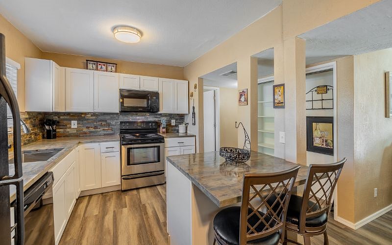 Furnished Finder property 452850_1 photo 10