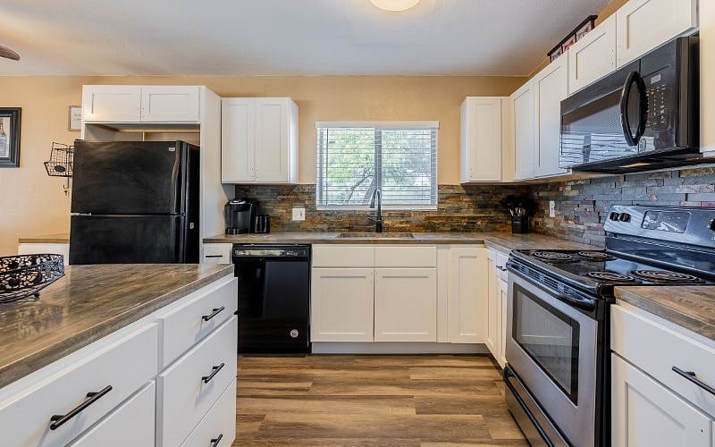 Furnished Finder property 452850_1 photo 11