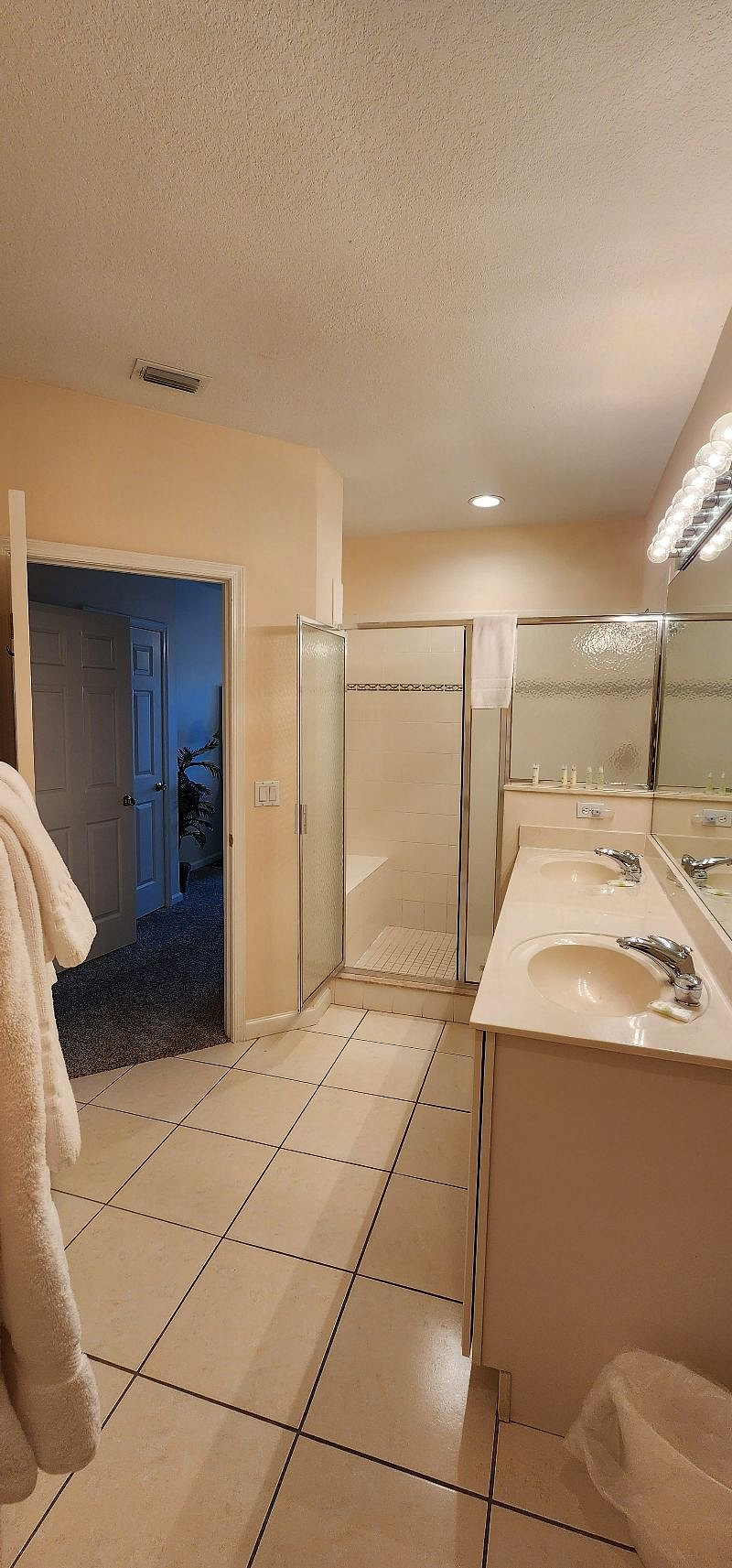 Furnished Finder property 452921_1 photo 8