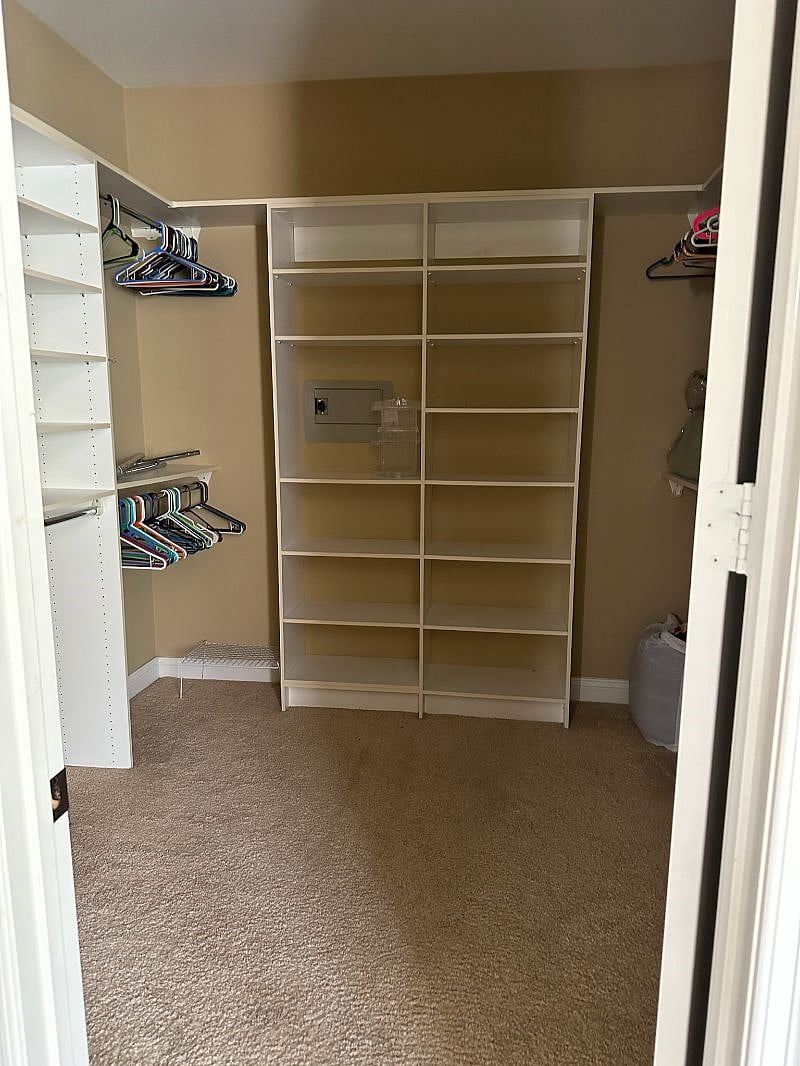 LARGE WALK-IN CLOSET IN MASTER BEDROOM