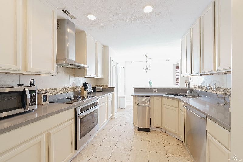 Furnished Finder property 453184_1 photo 5