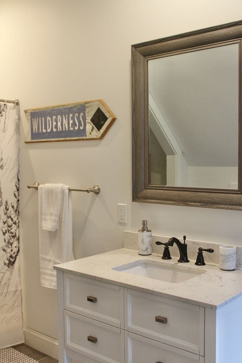 Queen Room Bathroom
