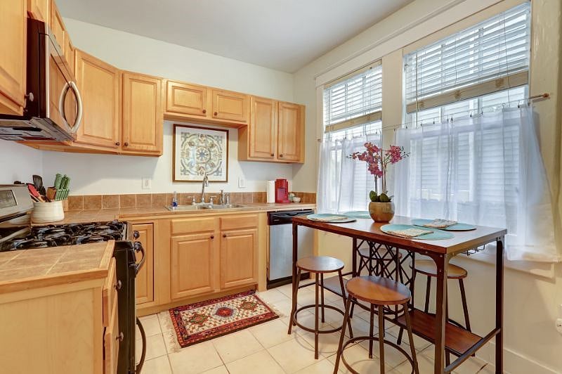 Furnished Finder property 453241_1 photo 18