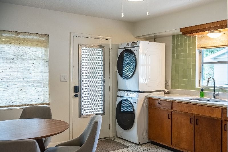 Furnished Finder property 453253_1 photo 4