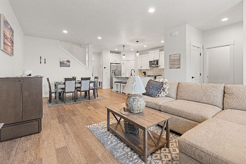 Furnished Finder property 453271_1 photo 9