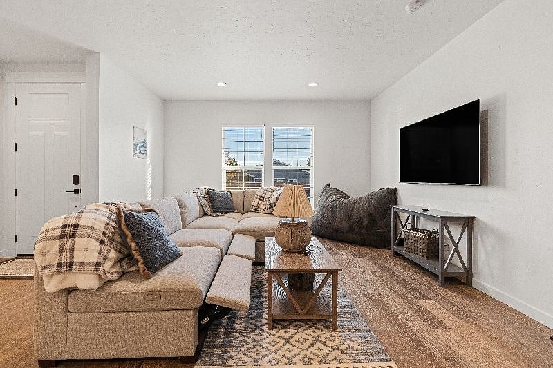 Furnished Finder property 453271_1 photo 12