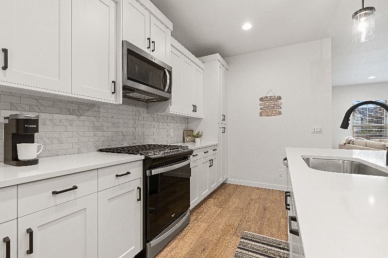 Furnished Finder property 453271_1 photo 17