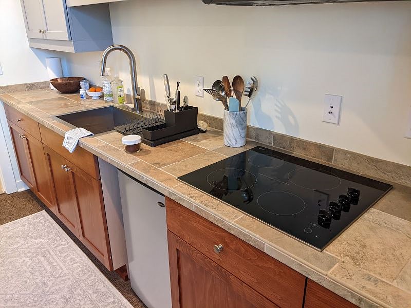 Furnished Finder property 453273_1 photo 17