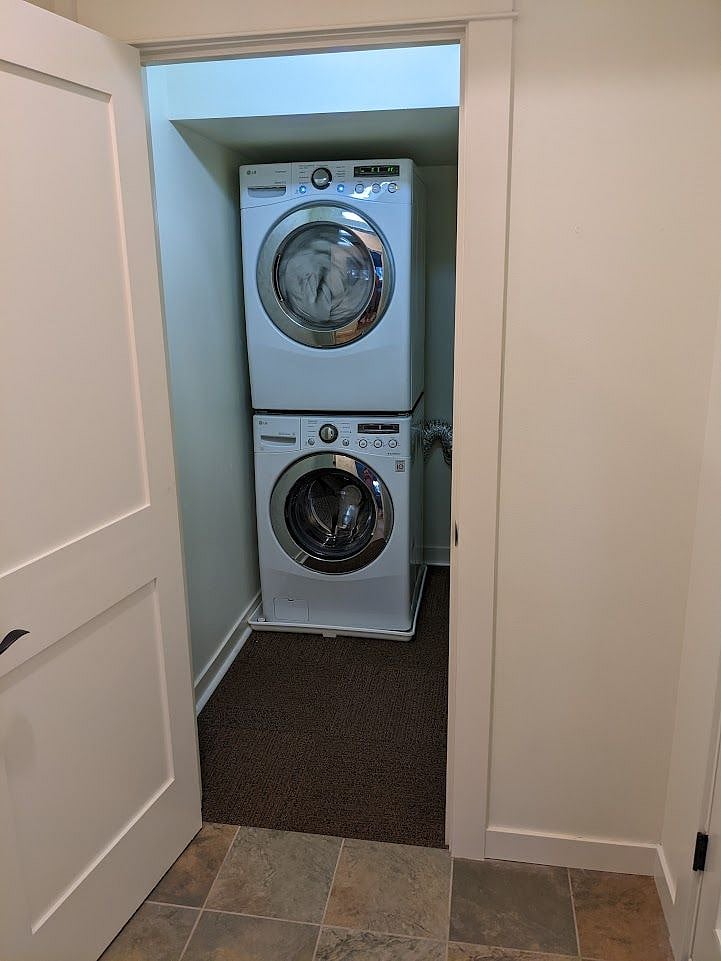 Furnished Finder property 453273_1 photo 21