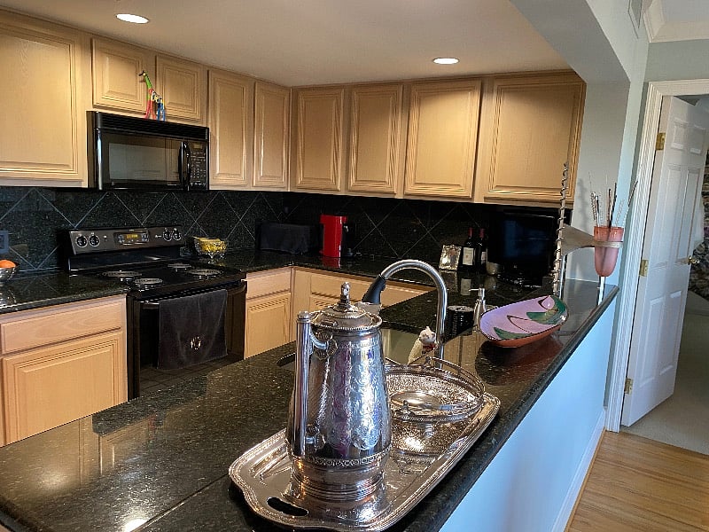 Lots of kitchen storage and complete with all the necessities