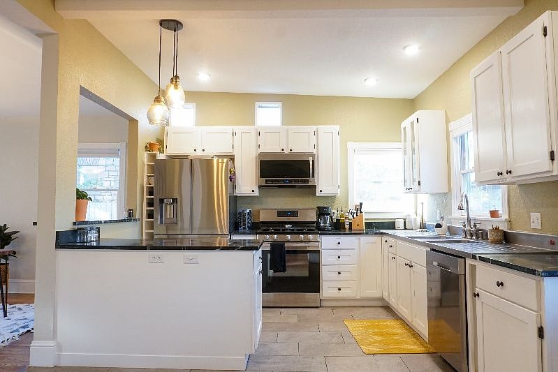 Furnished Finder property 453345_1 photo 3