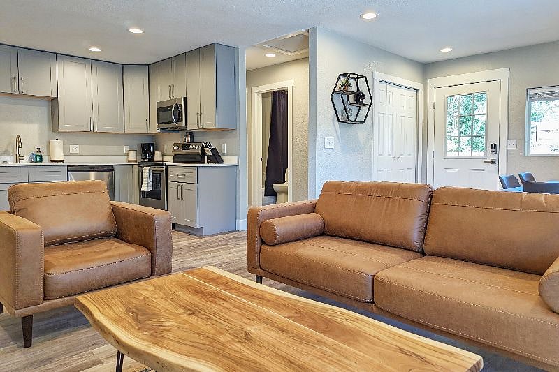 Furnished Finder property 453434_1 photo 2