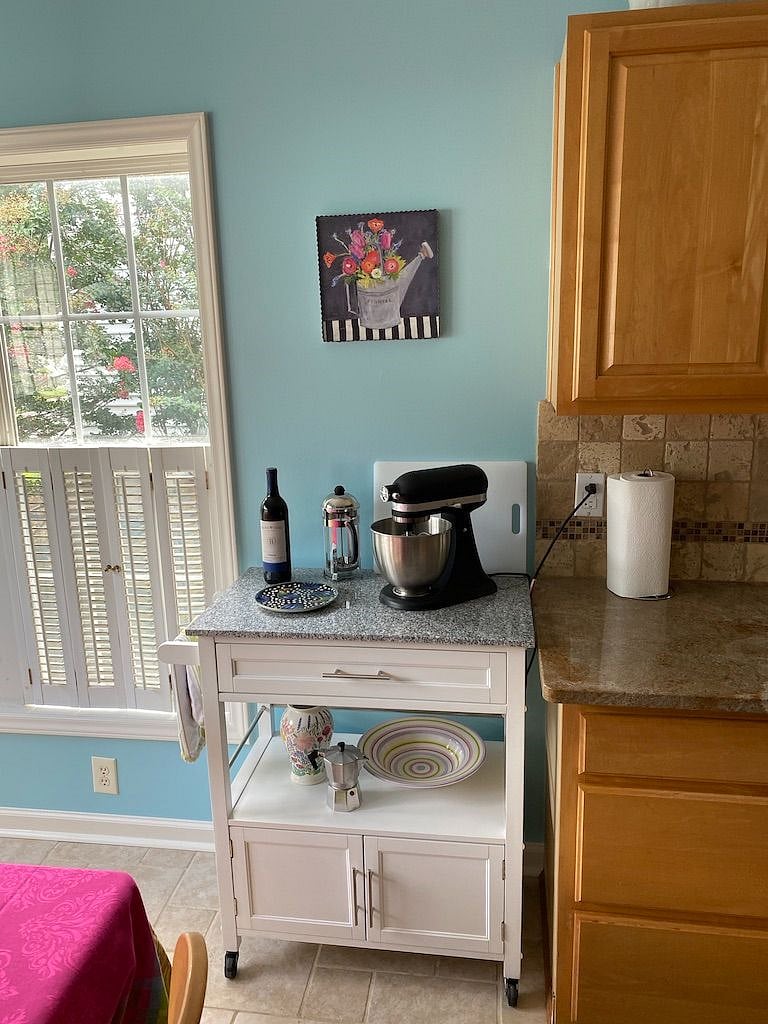 There is even a kitchen aide mixer!