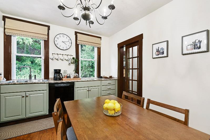 Furnished Finder property 453493_1 photo 13