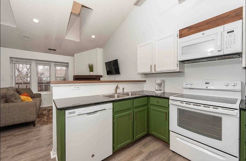 Furnished Finder property 453772_1 photo 10