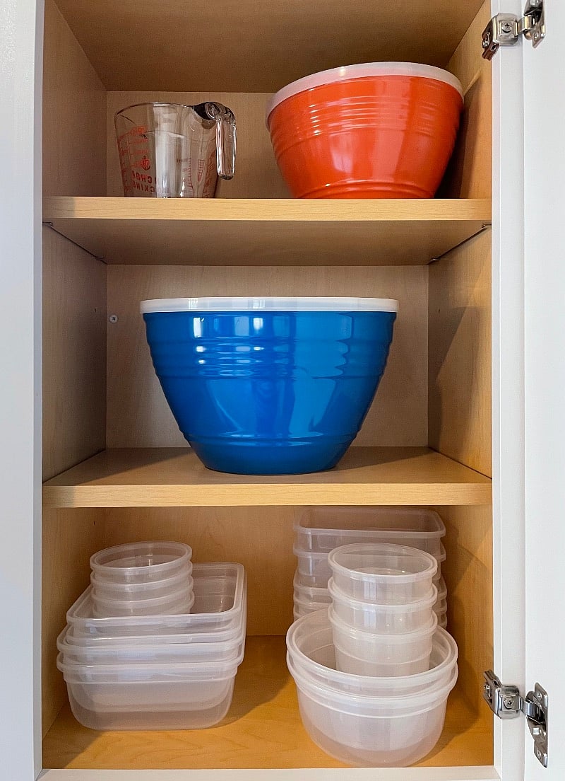 Fully stocked kitchen with Tupperware
