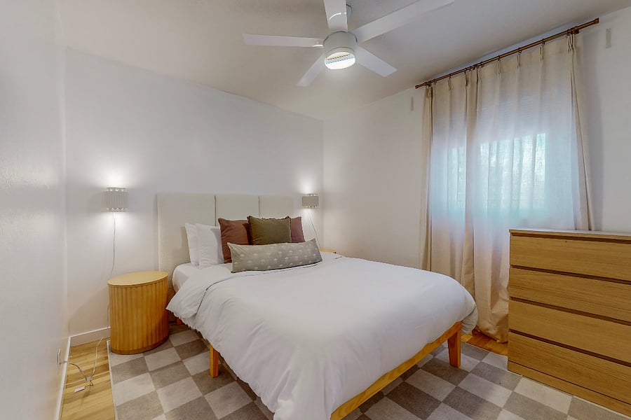 Furnished Finder property 453836_3 photo 17