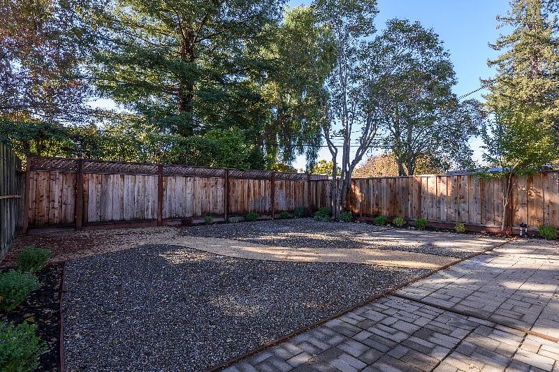 Furnished Finder property 453869_1 photo 17