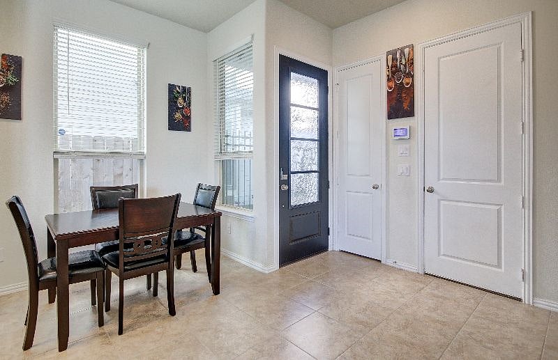 Furnished Finder property 453976_1 photo 3