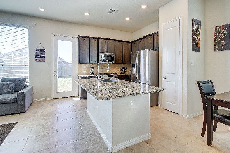 Furnished Finder property 453976_1 photo 8