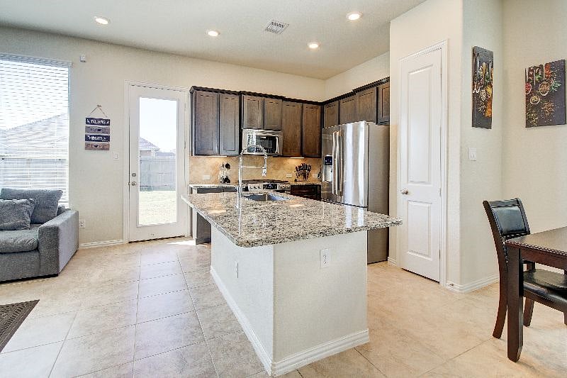 Furnished Finder property 453976_1 photo 9