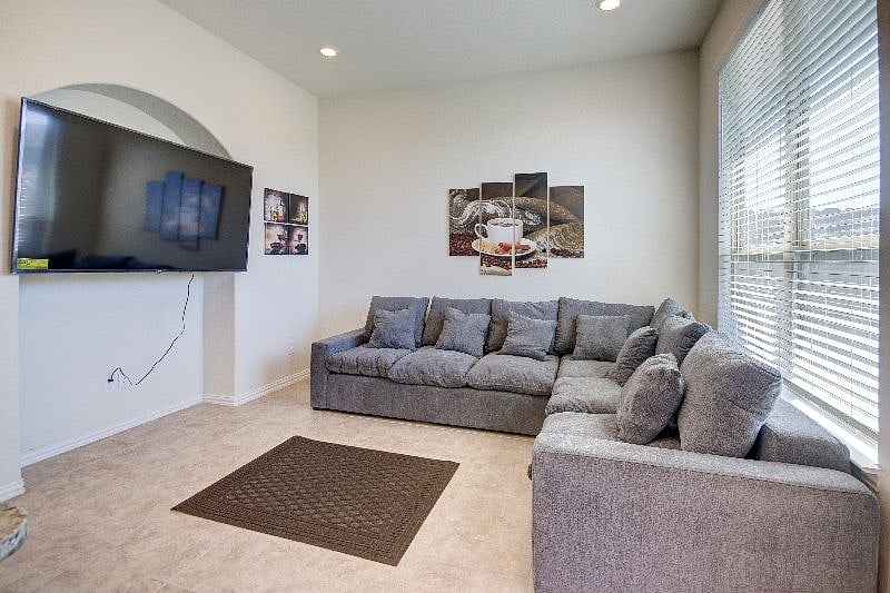 Furnished Finder property 453976_1 photo 16