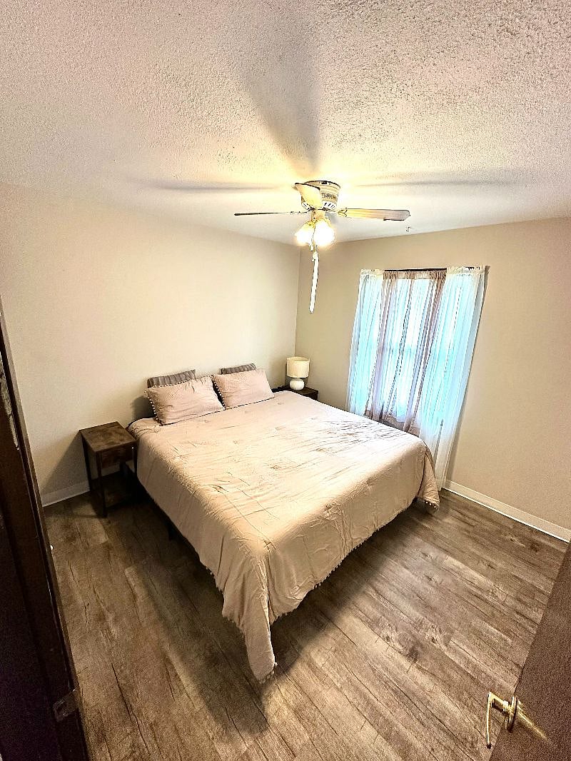 1211 king bed